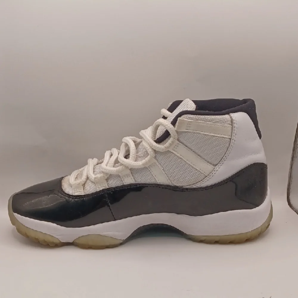 Pre-Owned Nike Air Jordan 11 Retro-White/Black Men Size 9.5US 378037100 - Picture 9 of 16